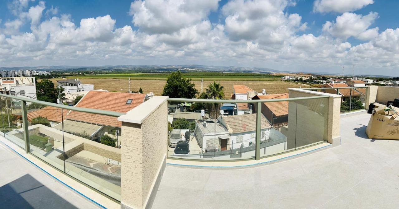 Apartamento הפינה של טלי בנהריה - אירוח וספא בריאות מחומם Exterior foto