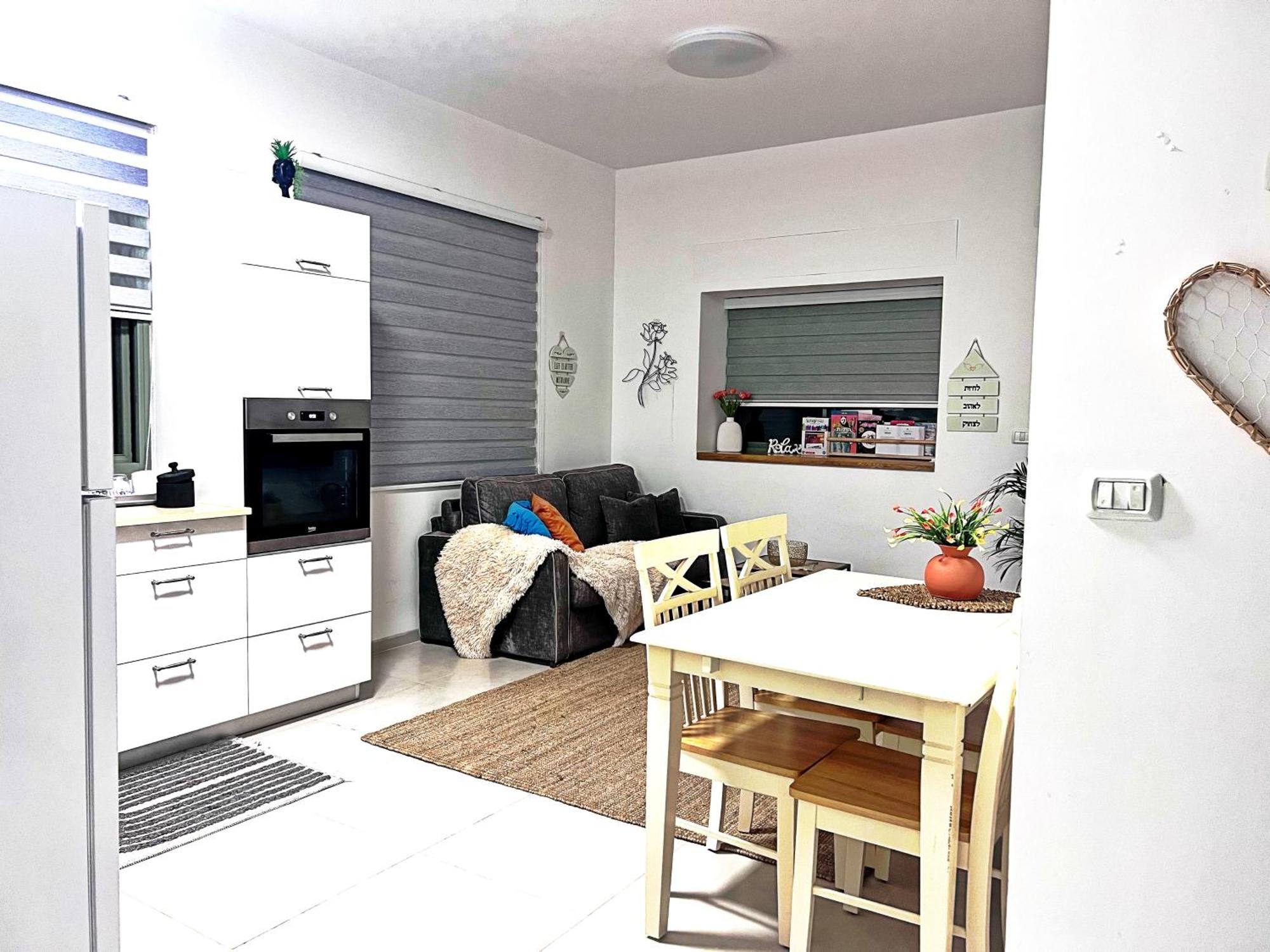 Apartamento הפינה של טלי בנהריה - אירוח וספא בריאות מחומם Exterior foto